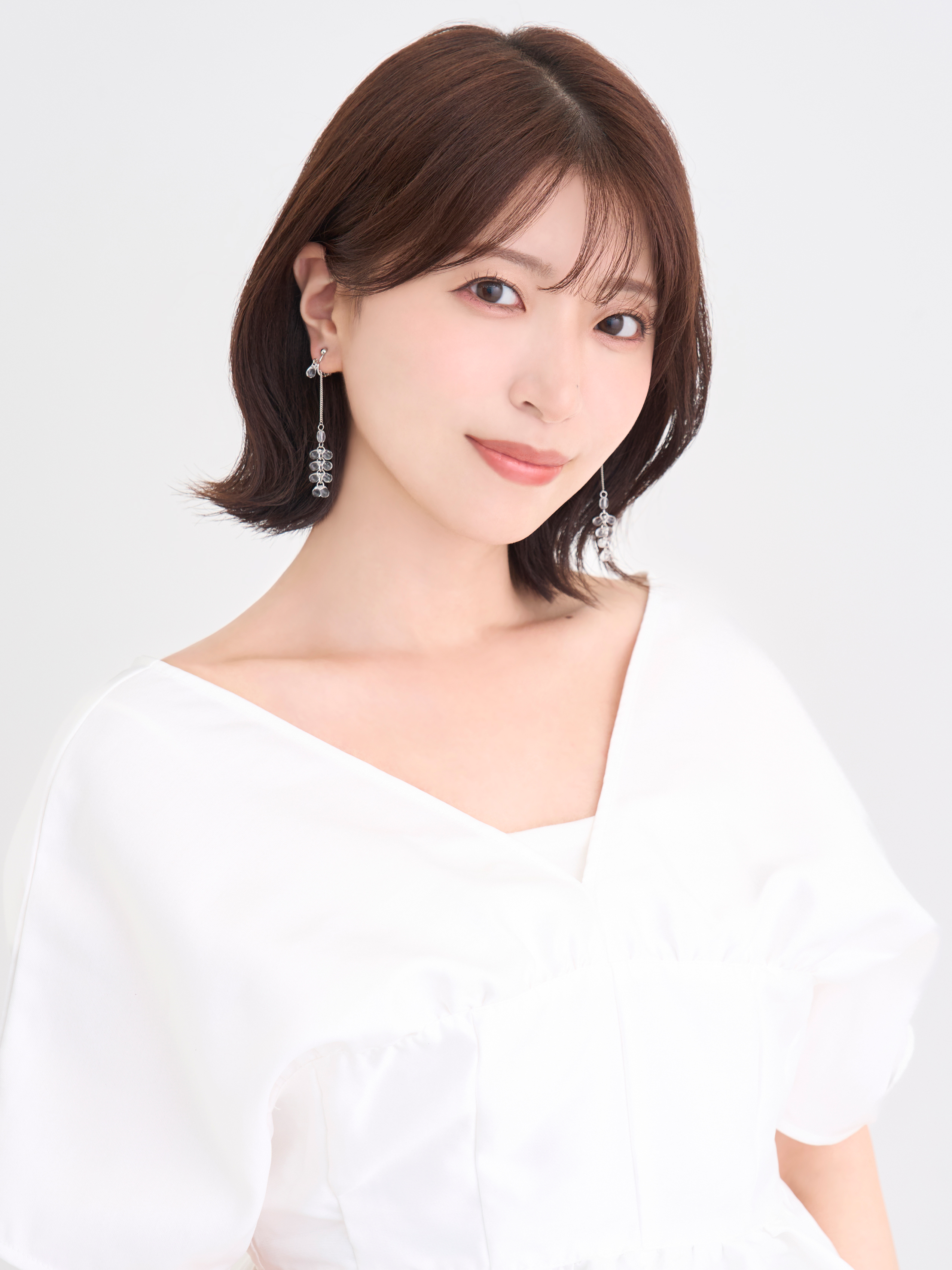 八巻アンナ